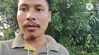 Jungle ka under mein ghumne ja raha hai