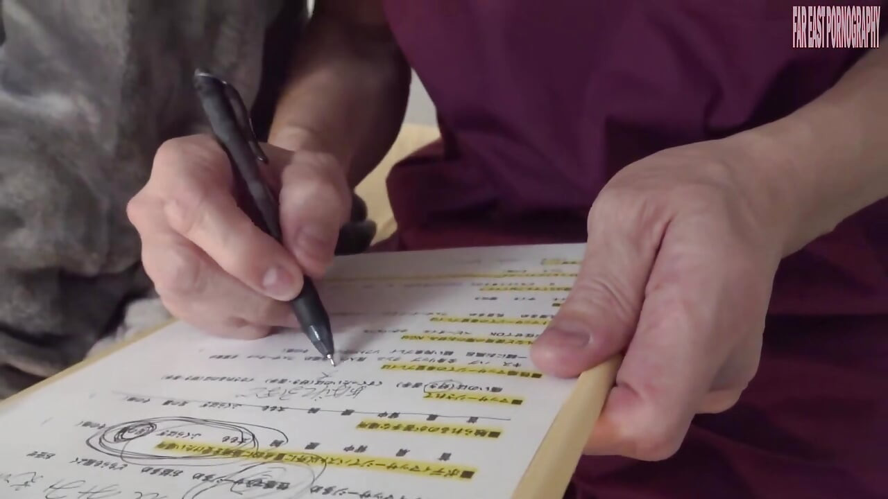 Büyük memeli müşteri ve yetenekli terapistle dölleme finaline giden gizli seans - bölüm 1