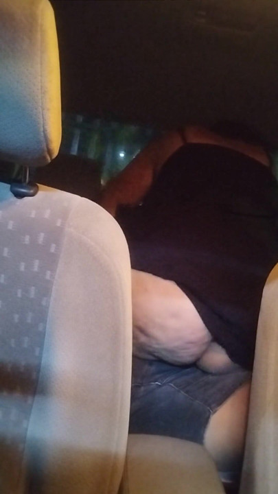 We try to make a video in the car and it is very small | Clip 1