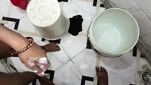 Islak duşta seks - sakso, meme işleri, göt sikişi ve göğüslere boşalma