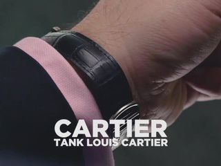 Cartier tank americaine na rotação do punho de aço
