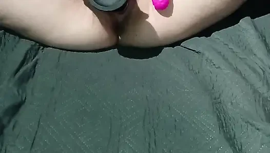 Cewek semok latina lagi asik masturbasi pakai dildo