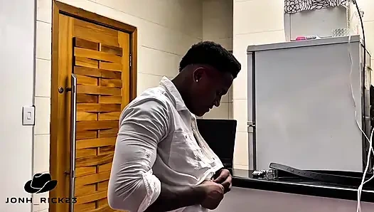 Saya tiba lelah dari tempat kerja, tetapi saya istri saya