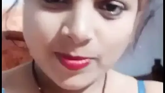 Gorące indyjskie bhabhi nagrać swoje nagie wideo dla kochanka