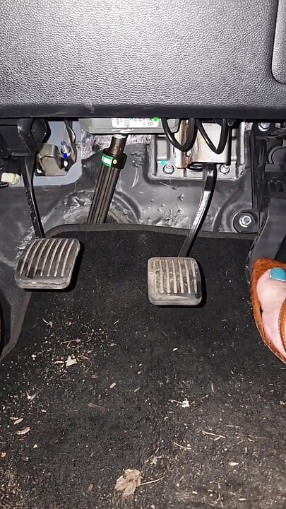 Pedal fetish kaki memompa