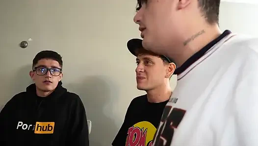 İnek adamlar latin patronlarını dev götle sikiyor ve amını ve yüzünü dölle dolduruyor