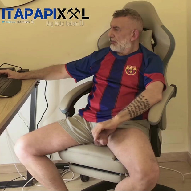 Mature Daddy with a big surprise