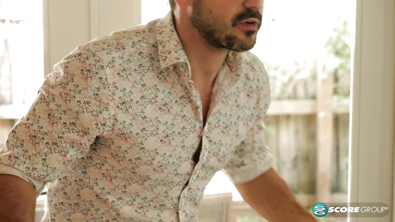 Khi chồng đi vắng, cô vợ vú to Billie Jean Austin