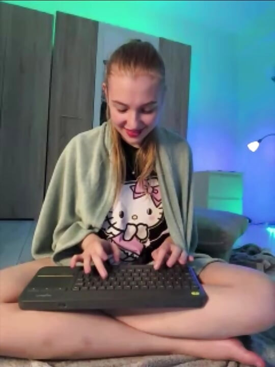 Obrovský penis mě šuká do zadku
