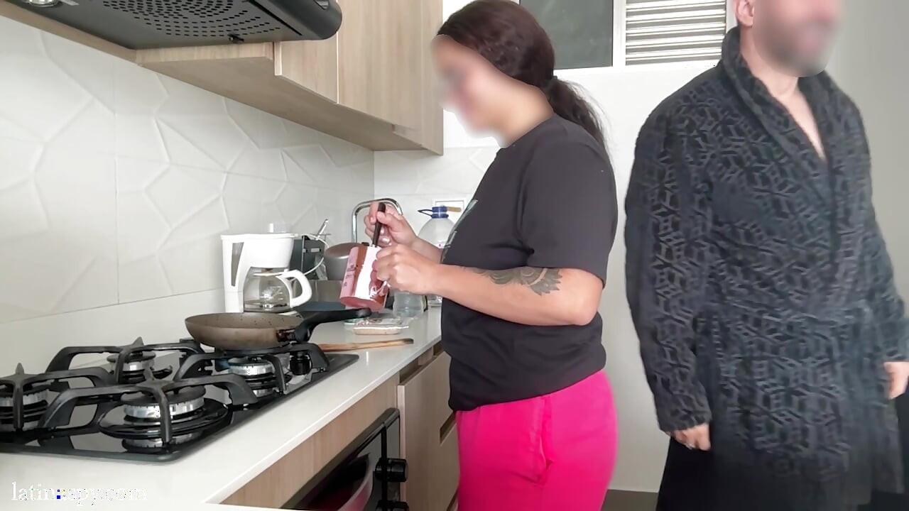 Kjøkken med latinske pupper del 2