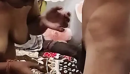 Bhabhi ko bula ke room mein bat kar ke sex kar liya desi hindi video bhabhi dewar ki bhabhi ko desi bhabhi ki gori chut ko chodne mein
