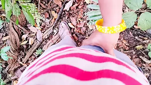 Seks hutan luar ruangan desi