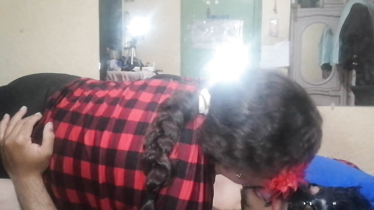 kissing and touching my girlfriend very delicious