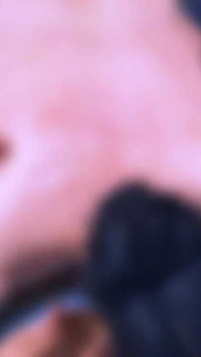 لحظة مذهلة من "زوجة أبي صديقي لديها مؤخرة مستديرة وضيقة بشكل لا يصدق لا أستطيع مقاومة لمسها جميعا"