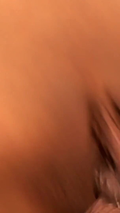 Das hübsche college-mädchen mag wirklich ältere typen, vor allem wenn sie sie anal ficken | Clip 3