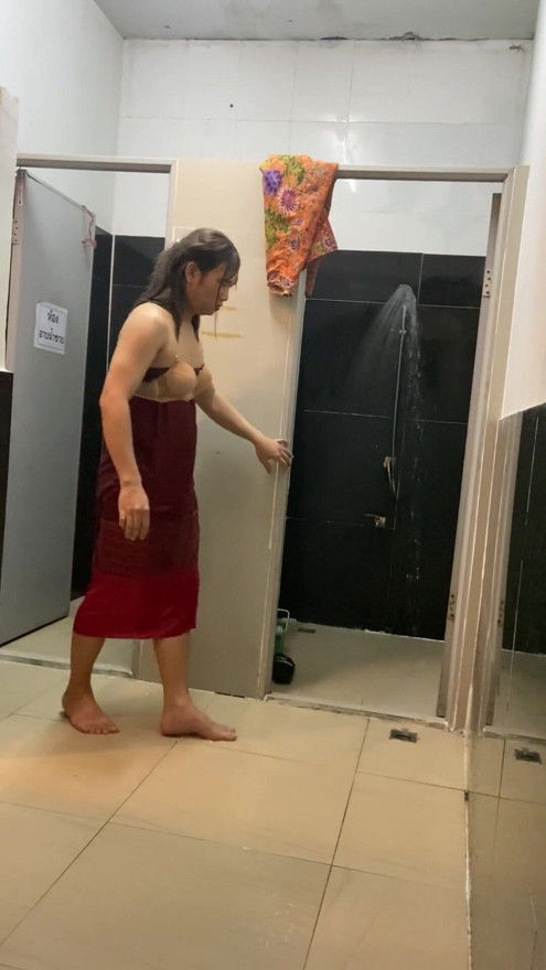FN111 After work, I felt hot and was about to take a shower. Then suddenly | Clip 1