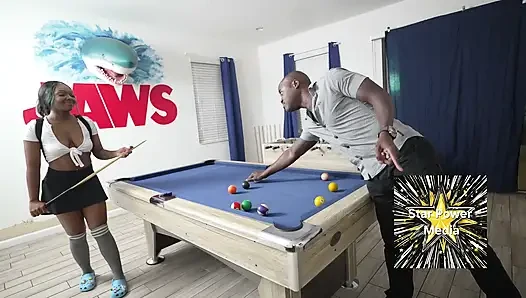 Biseksüel blu meree'nin çifte özelliği: vicki verona ile ateşli lezbiyen eylemi ve jay playhard ile sert sikiş