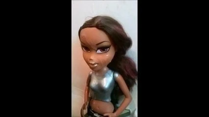 Big Bratz doll slow motion cum facial