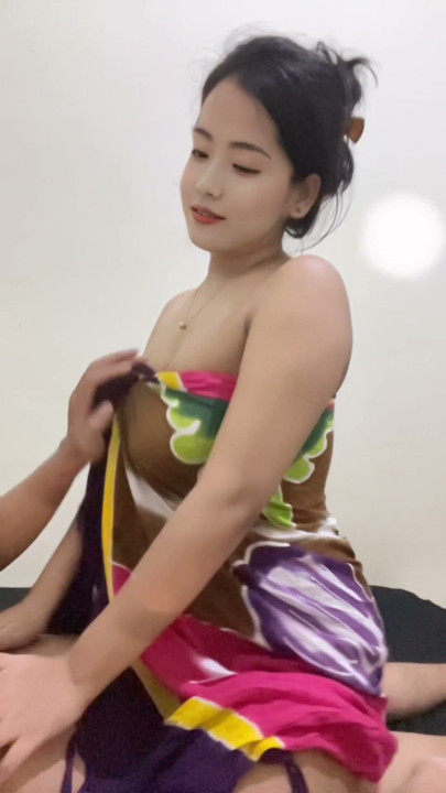 A very sexy, busty older woman who is highly aroused. | Clip 1