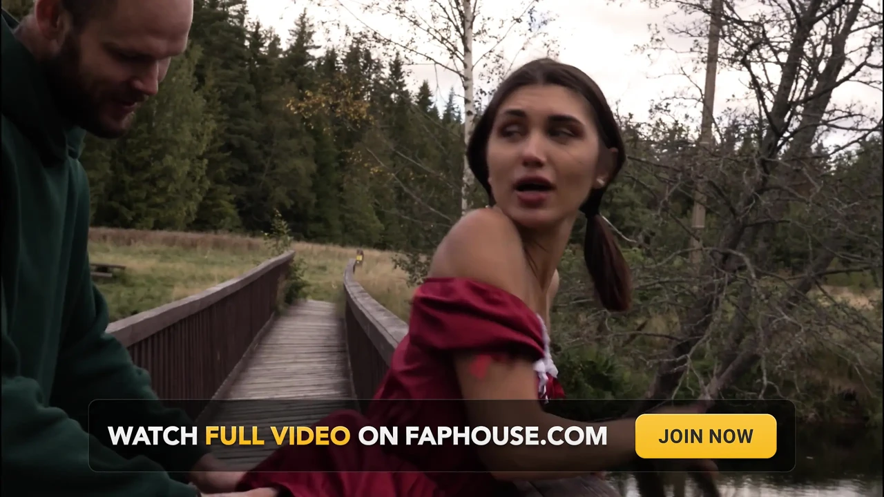 A Walk in Nature, I Fucked My Brunette Girlfriend on the Bridge and Filled Her Mouth