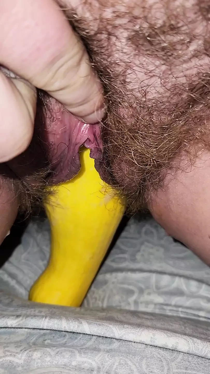 哎呀，我想我在床上撒尿了。