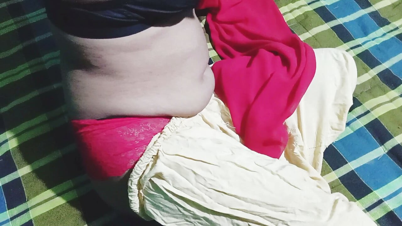 Indian Hot Muslim Wife sex With her servant