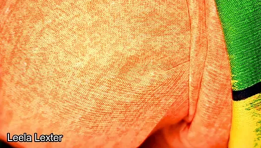 Indische punjabi-betrügende ehefrau sieht perfekt aus, desi sexy in diesem heißen kleid, während ihre natürlichen schönen saftigen möpse gelutscht werden