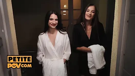 Von der Dusche zum Schlafzimmer mit Candie und Violet