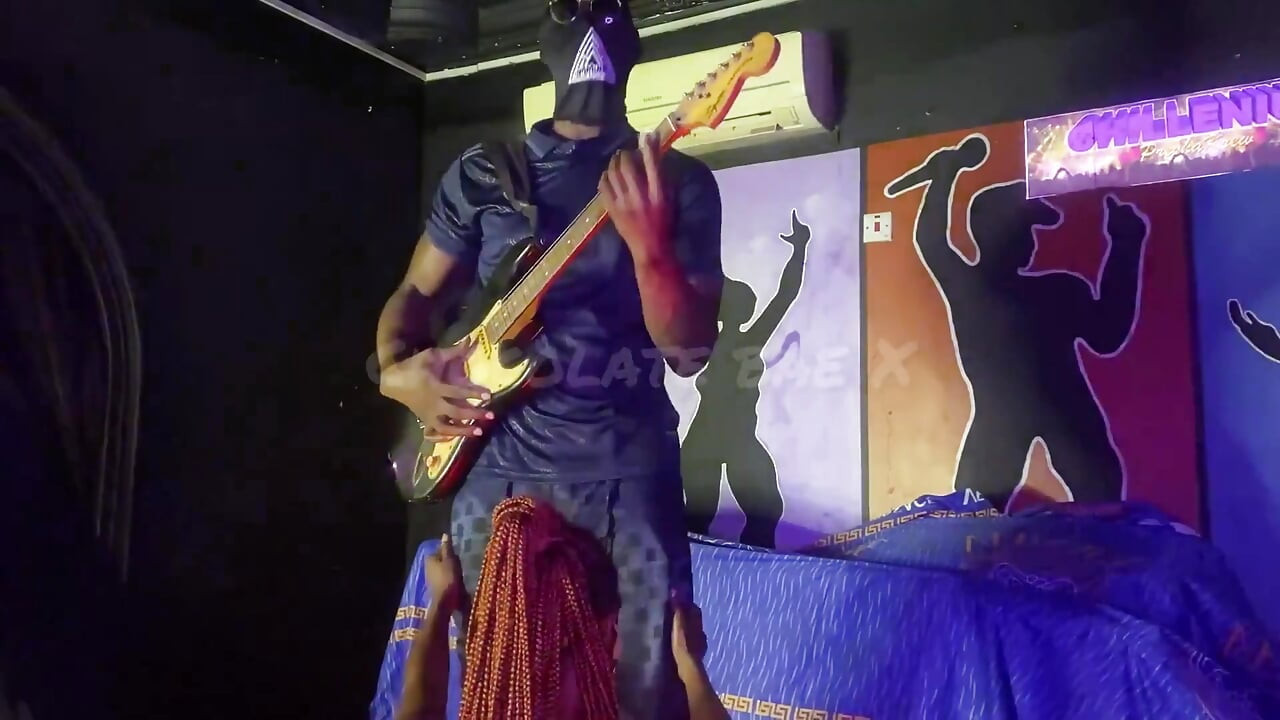 Watching This Bull Perform, Seeing the Bulge in His Pants Got Me Hot Sucked Him off Right on Stage!