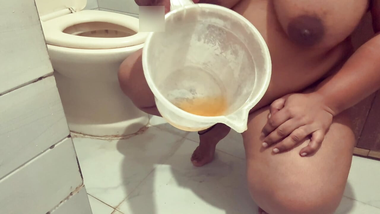 Indian bhabhi pissing and talking dirty In bathroom to satisfy her pussy