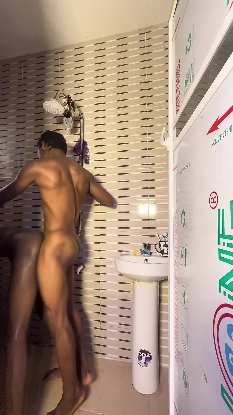 Bathroom Sexy with Presido