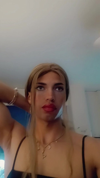 Latin Sissy crossdresser
