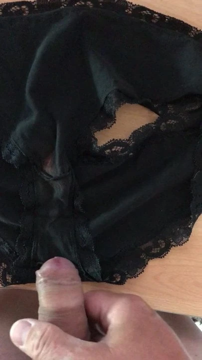 Cum in neighbour Martinas Panty
