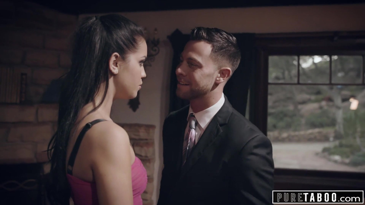 純粋なタブー痴女がビジネスマンに屈辱-公共ファック