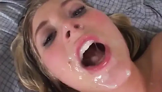Cewek-cewek hot suka nyepong dan ngentot kontol besar dalam klip pendek