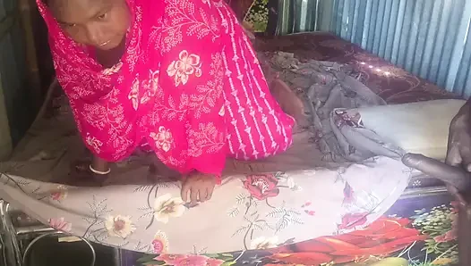 Desi hot bhabhi ko doggy style mein chudai ki