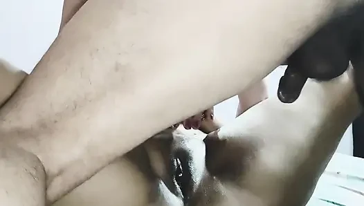 Padosi bhabhi ki oil laga kr chudai kri
