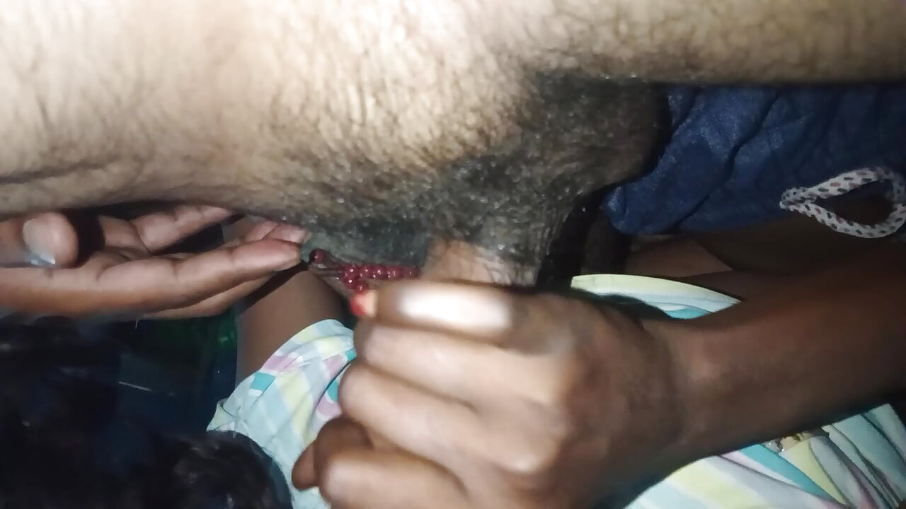 Mulut adik tiri india penuh dengan air mani dan mulutnya disepong gaya desi