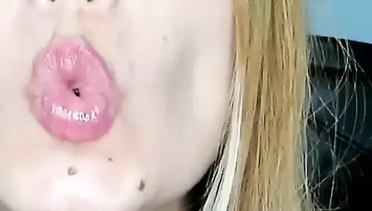 Endoskopi!! Giantess aynı anda 25 üyeyi yuttu