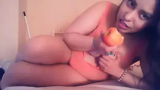 Ginger Paris Apple Cooling Hot Dirty Pussy
