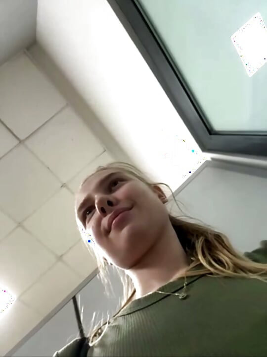 Extreme squirting in the gym with jucielussie
