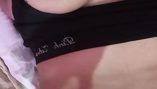 Ateşli esmer kadın