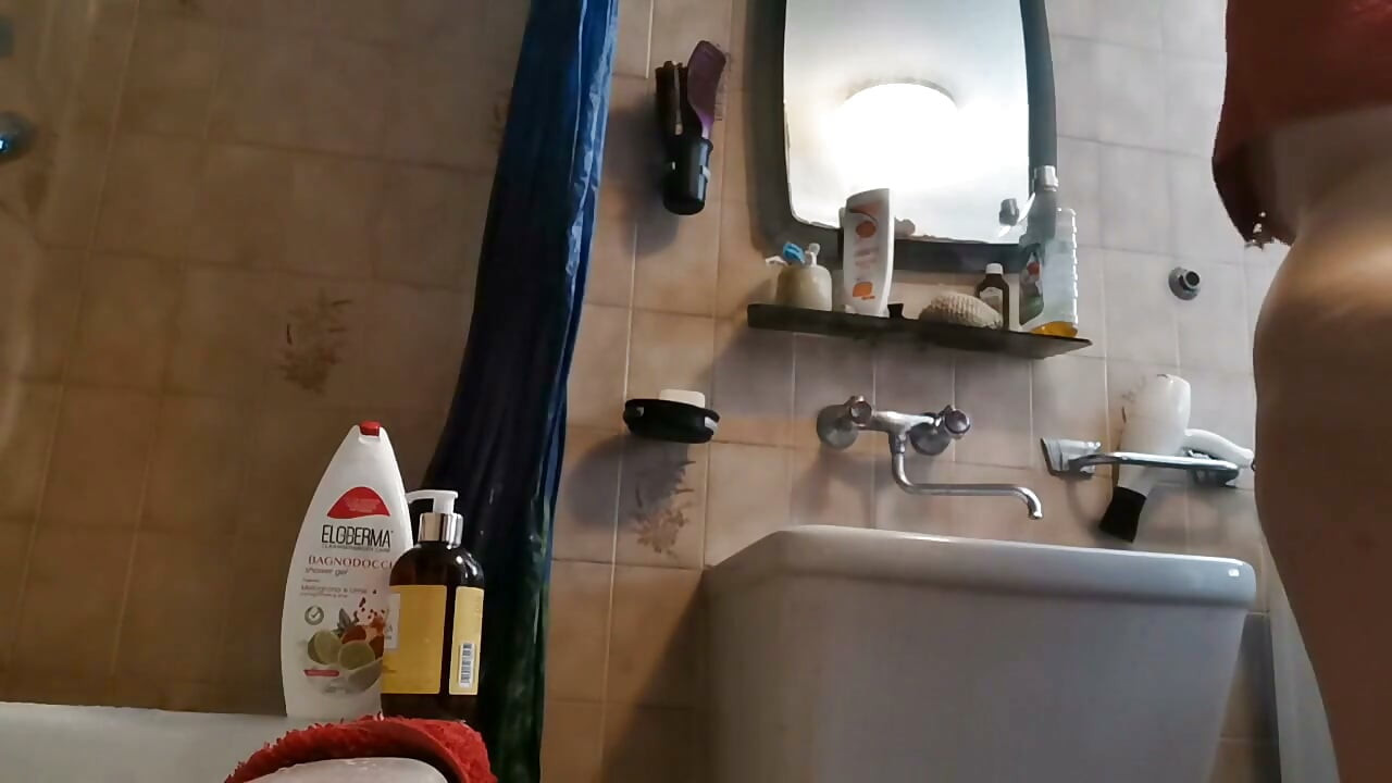 Shower Ritual Warm Water, Lather & Glistening Skin Pee and Farts