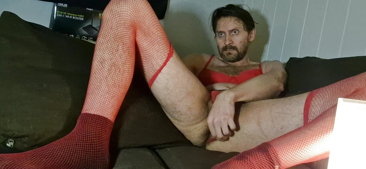 ビクセンの巨大なディルドと金属製のペニスリング付き