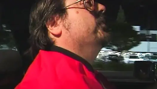 Wilde Taxifahrt: Heiße Blonde im Auto