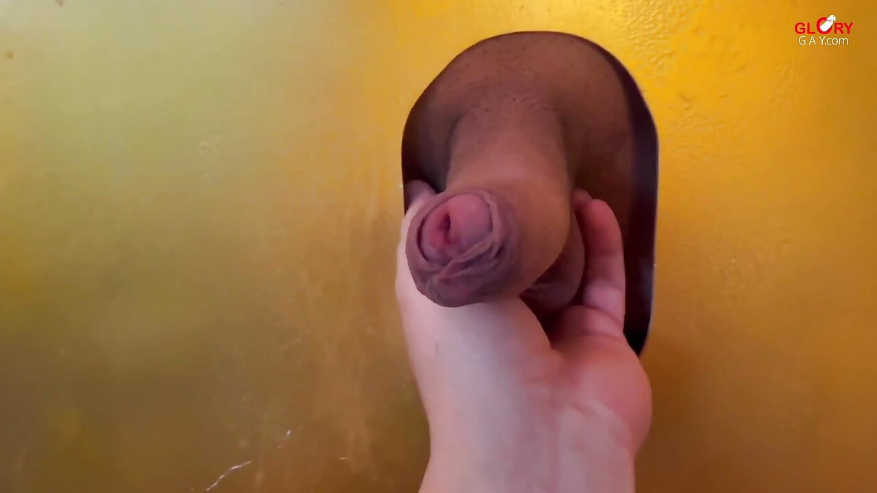 Biscuit et crème de Noël il tire puis je mange tout le biscuit trempé de sperme. Tu manges la suivante avec moi