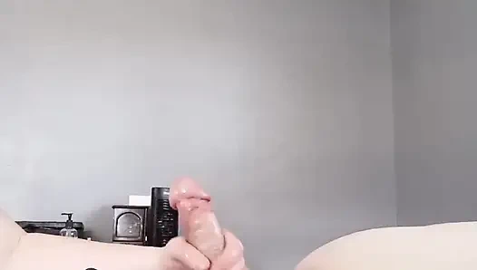 Istri seksi ini lagi asik ngocok kontol