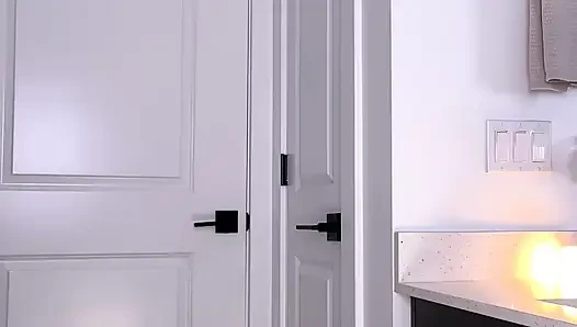 Мачеха помогла мне с моим жестким сексом, потому что я не знаю, что с ним делать - бикини, инструкция по дрочке