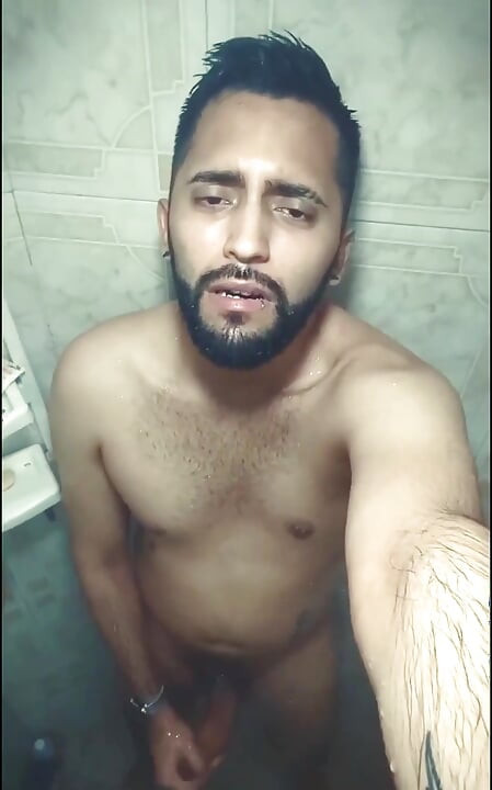 Дрочу в душе