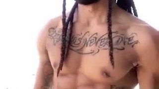 Бразильская тушеная задница и огромный член с татуировкой